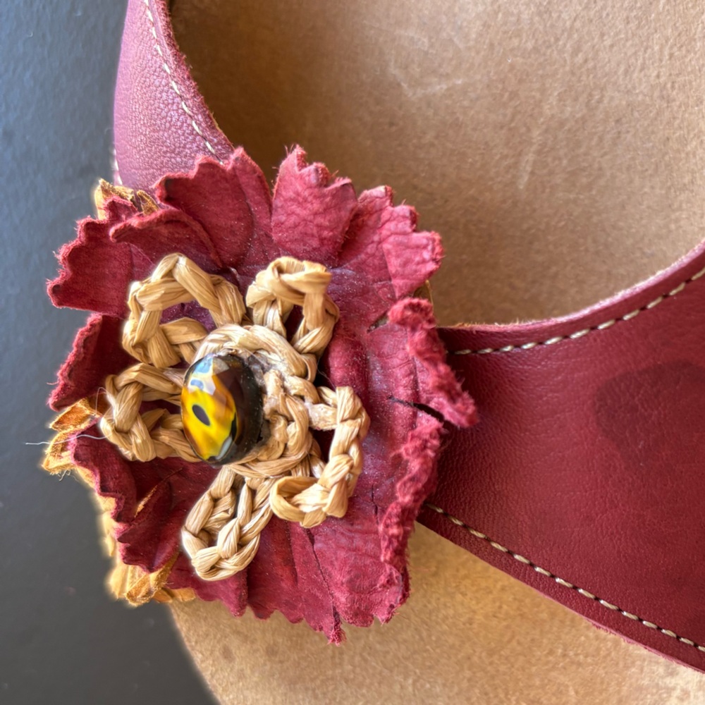 Think! Julia Backstrap Red Leather Floral Sandals Size EU 38 - Picture 5 of 16